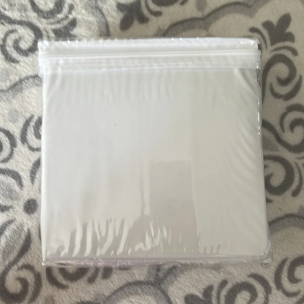 Calling all College Dorm students! Brand New XL Twin Jersey Mattress Protector!